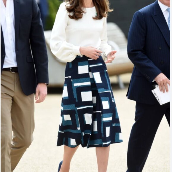 NWT! Geo Jacquard Midi Skirt Banana Republic Size 0 - Picture 2 of 6